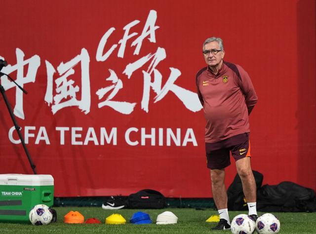 kaiyun-伊万稳字当头拒临战大变阵 继续442？国足重在纠错