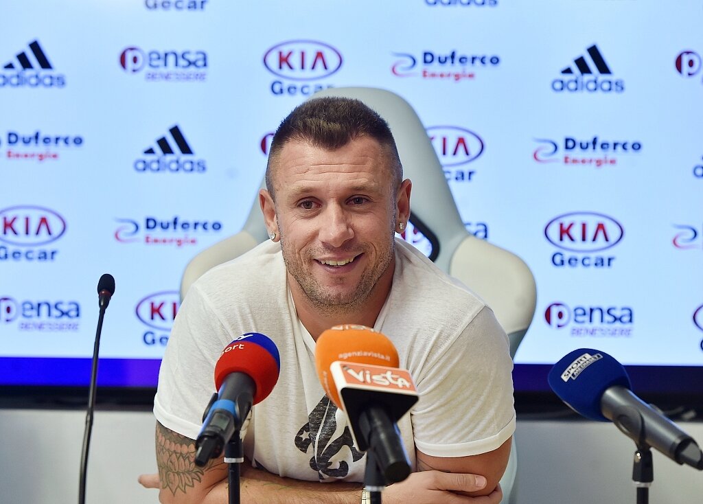 开云体育官网-卡萨诺：劳塔罗是世界最强的两三名中锋之一，齐沃的工作值得称赞